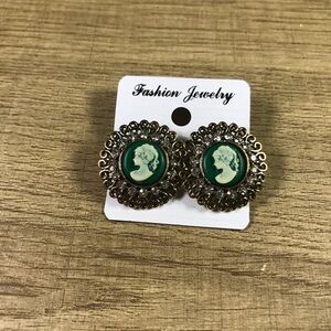 Vintage Round Elegant Green Cameo Earrings